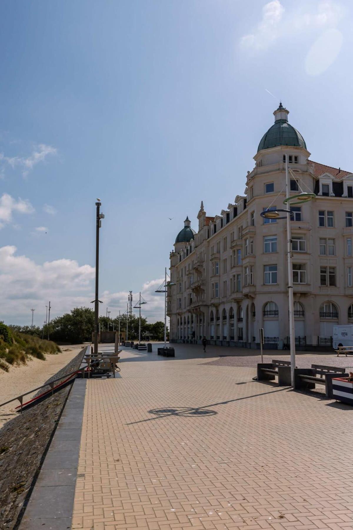 Huswell - Beachfront Apartment In Zeebrugge Екстер'єр фото